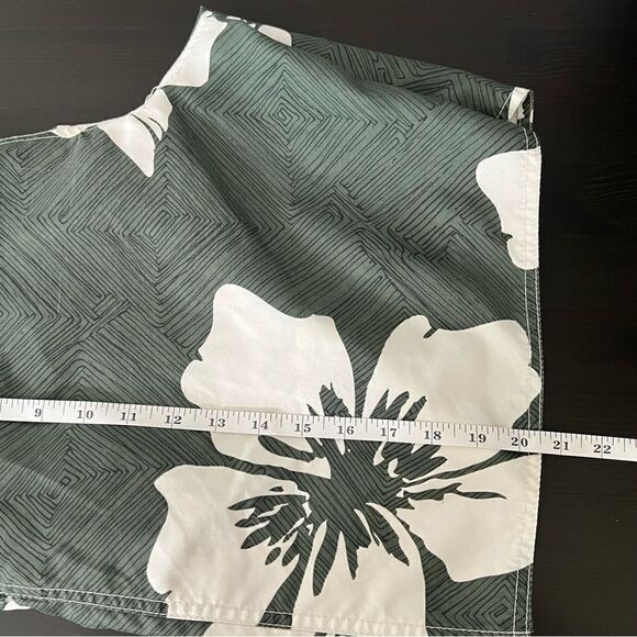 No Bad Days Swim Shorts Trunks Mens Size Large Green Floral Pockets Drawstring - Picture 13 of 13